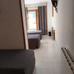 Familiar Maximina