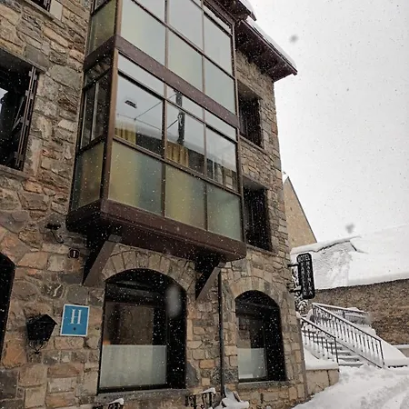 Familiar Maximina Hotel