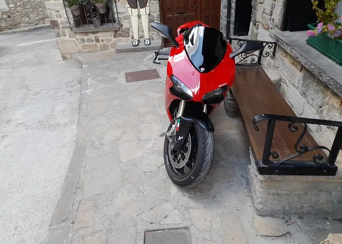 Familiar Maximina Hotel *